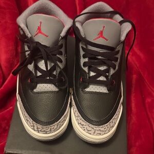 Jordan 3 Retro Basketball Sneakers in Black, Gray & Red